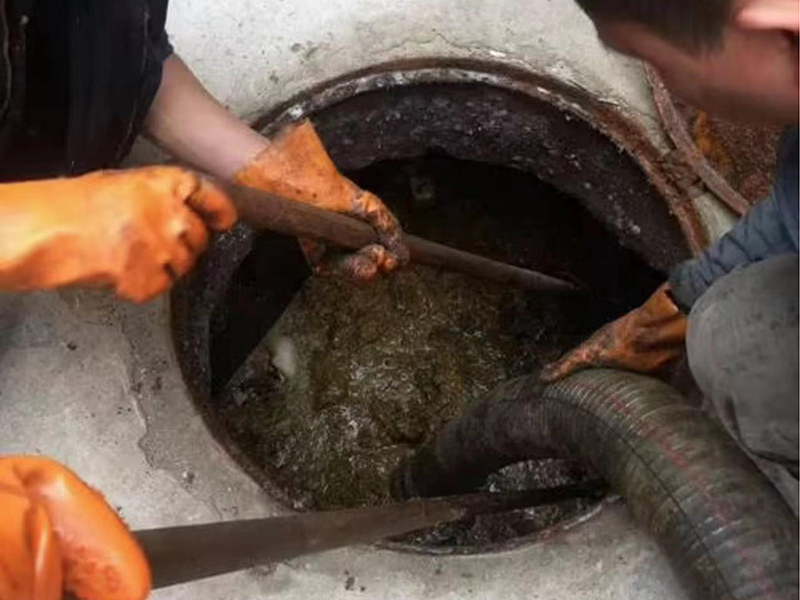 岢岚清理化粪池时如何避免沼气的危害?